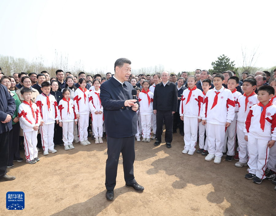 http://www.news.cn/politics/leaders/20240403/fe2512aaeaab4964a0a421a1dee3abb9/JJu3ix5PopFY5lt8.jpeg